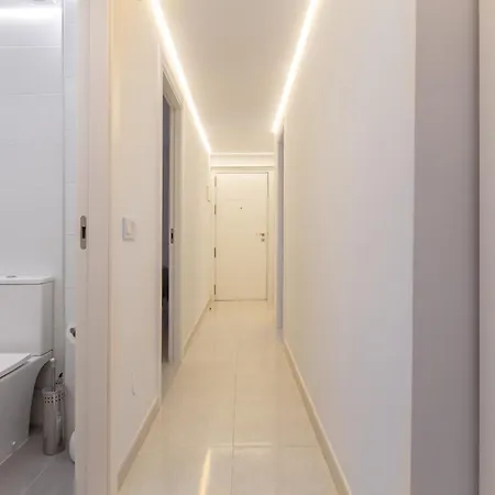 Centre On The Promenade Front Line Appartement Marbellac