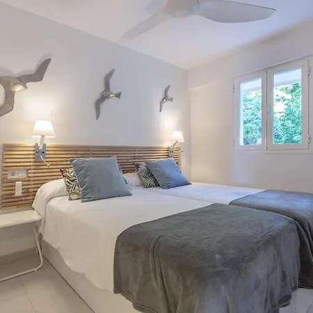 Centre On The Promenade Front Line Marbellac